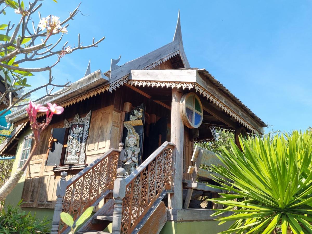 Hello Sichang Bungalow Ко Си Чанг Екстериор снимка