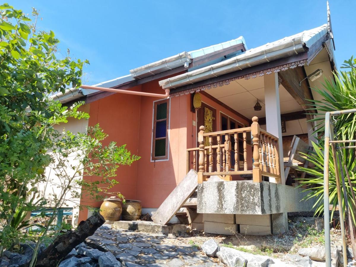 Hello Sichang Bungalow Ко Си Чанг Екстериор снимка