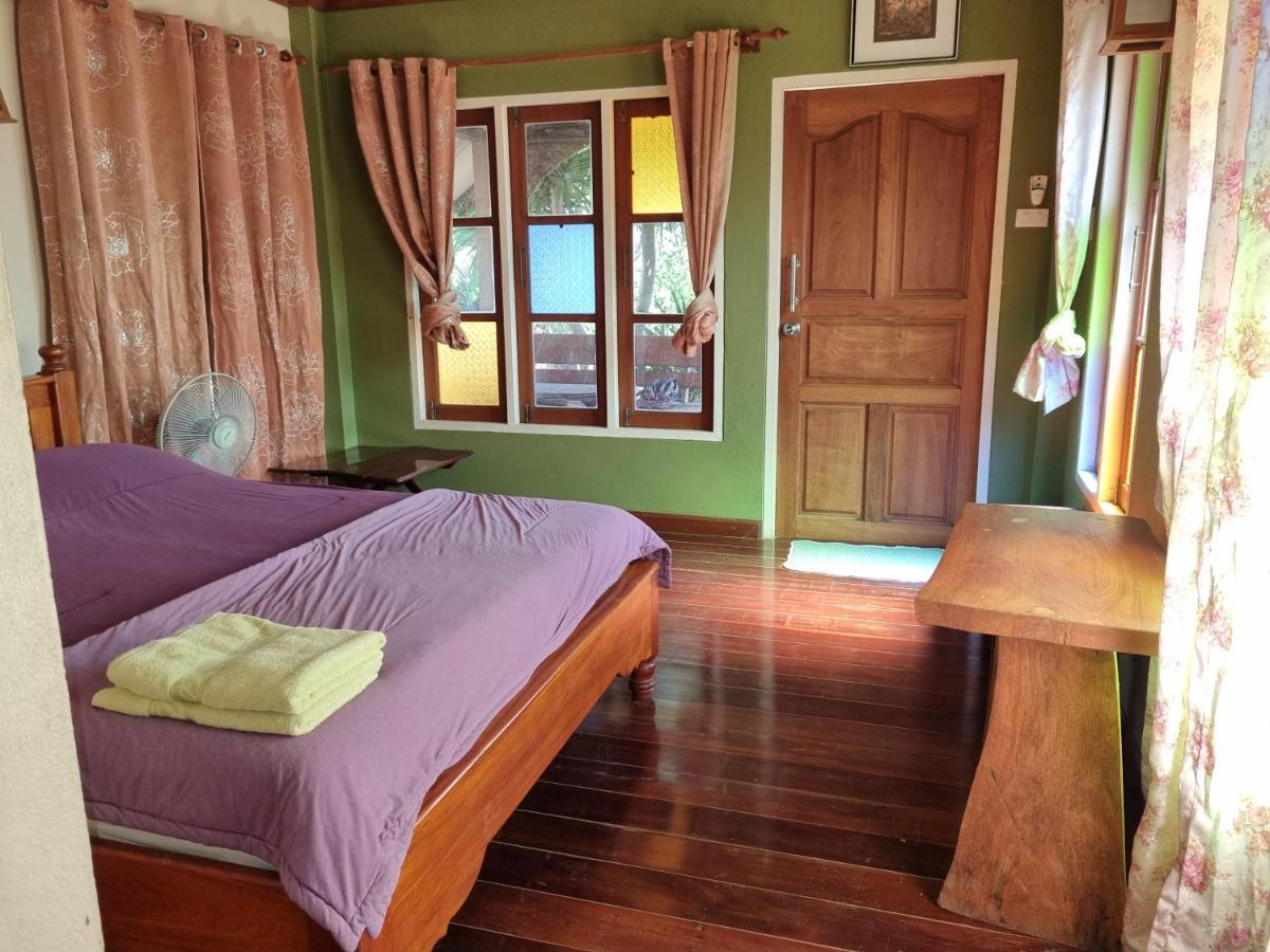 Hello Sichang Bungalow Ко Си Чанг Екстериор снимка