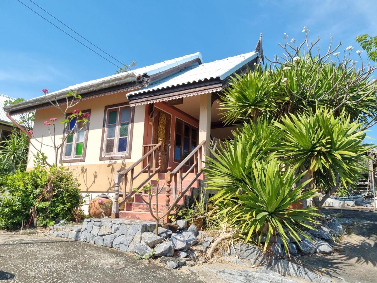 Hello Sichang Bungalow Ко Си Чанг Екстериор снимка