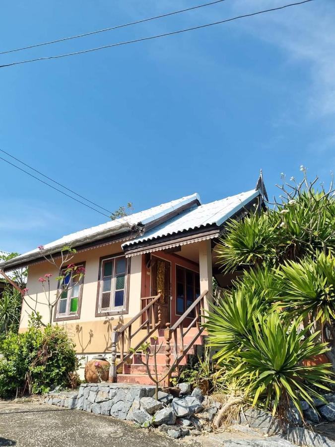 Hello Sichang Bungalow Ко Си Чанг Екстериор снимка
