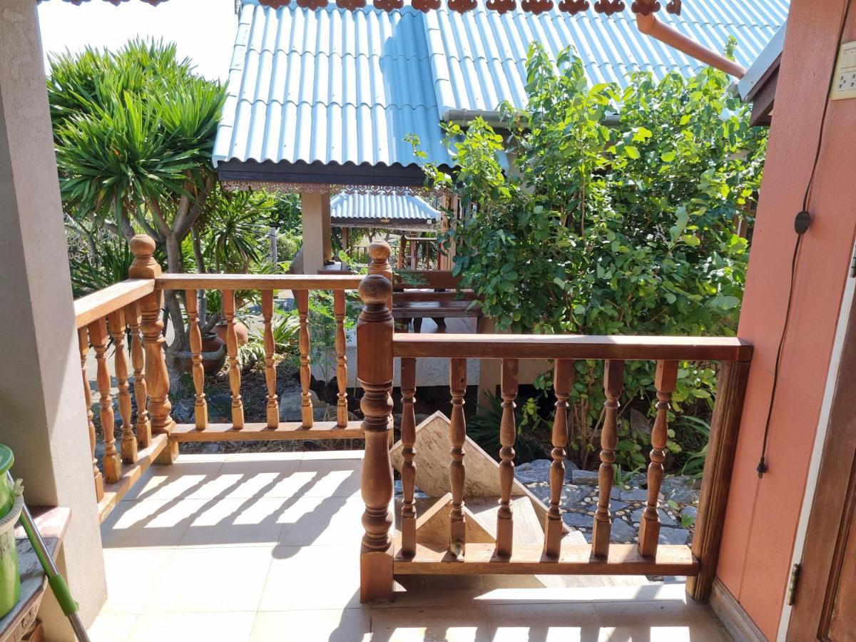 Hello Sichang Bungalow Ко Си Чанг Екстериор снимка