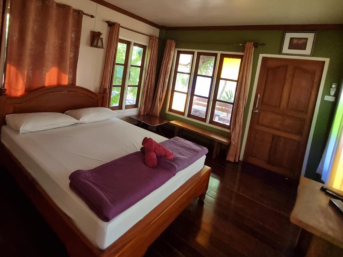 Hello Sichang Bungalow Ко Си Чанг Екстериор снимка