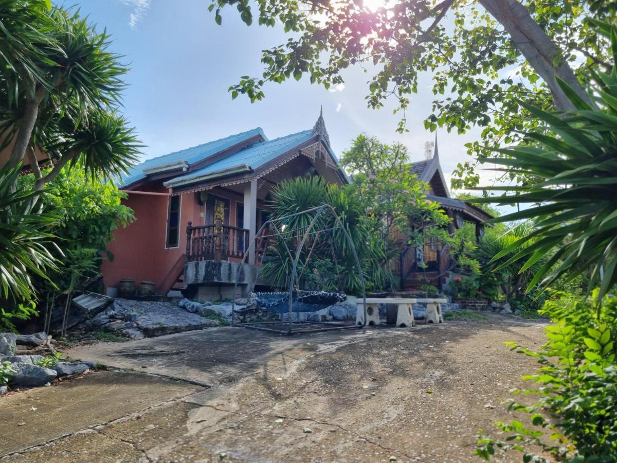Hello Sichang Bungalow Ко Си Чанг Екстериор снимка