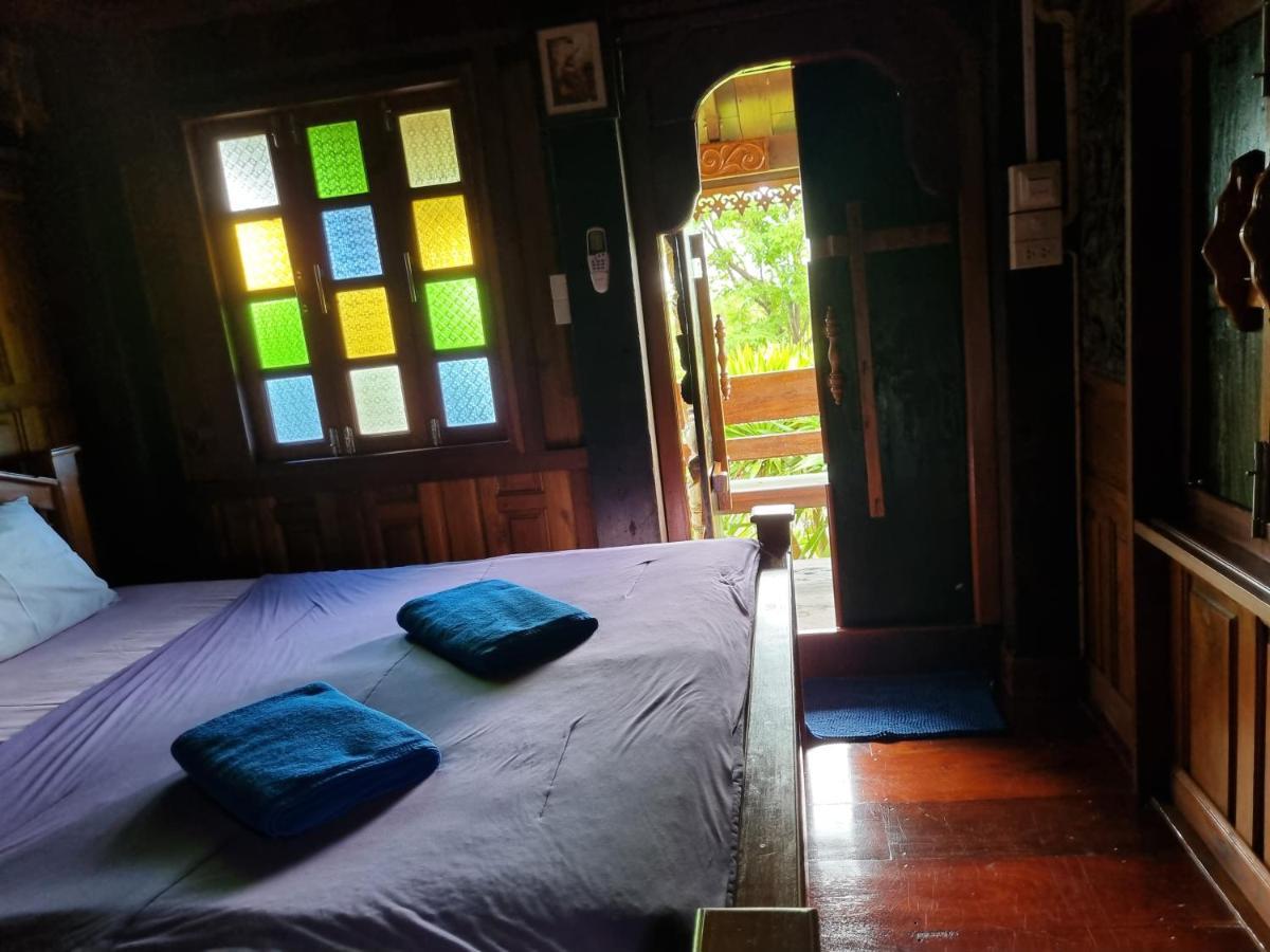 Hello Sichang Bungalow Ко Си Чанг Екстериор снимка